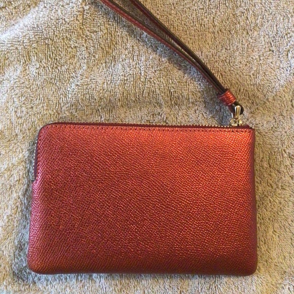 Coach metallic Red Wristlet - Picture 2 of 2